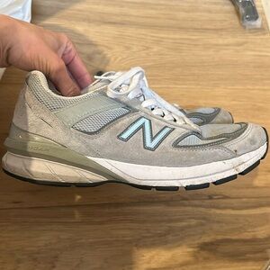 WOMENS NEW BALANCE 990 GRAY SUEDE CHUNKY SNEAKER